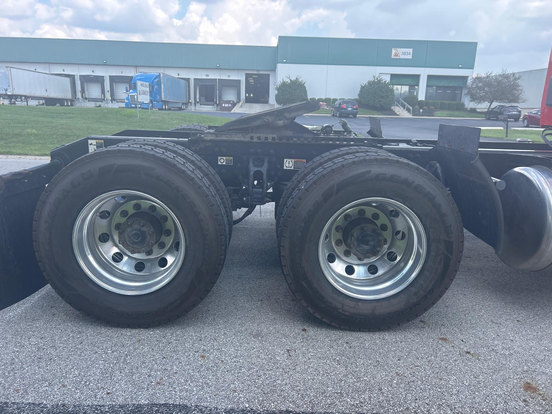 2021 Peterbilt 579 - image 5