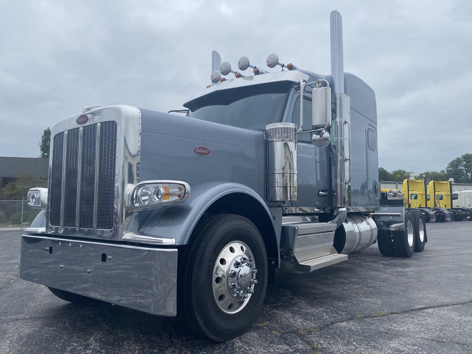 2025 Peterbilt 589