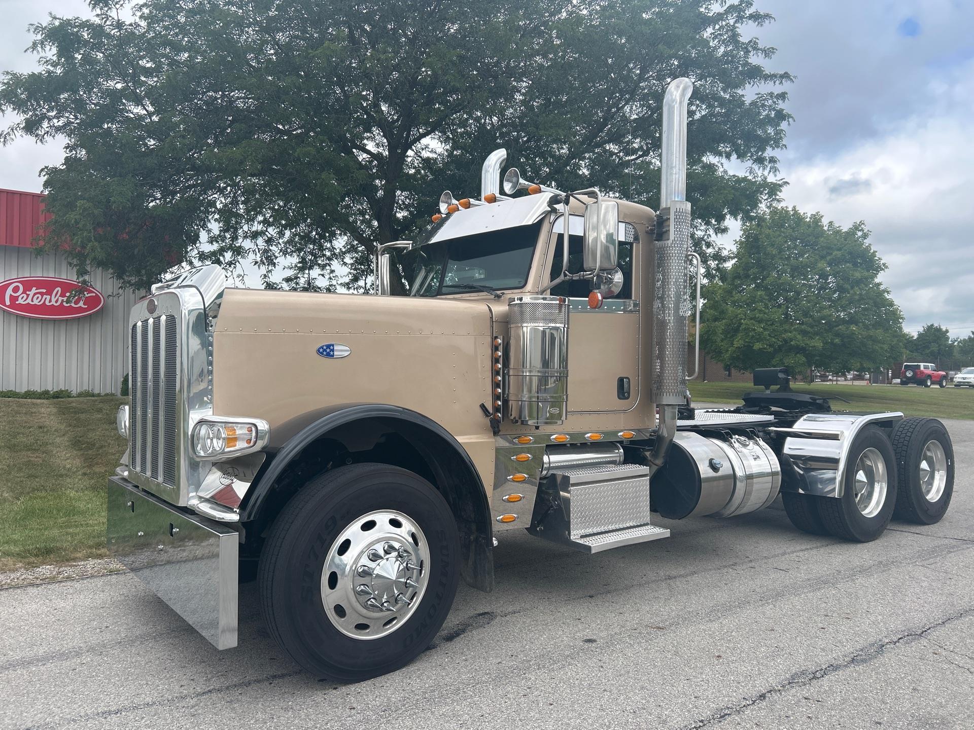 2020 Peterbilt 389