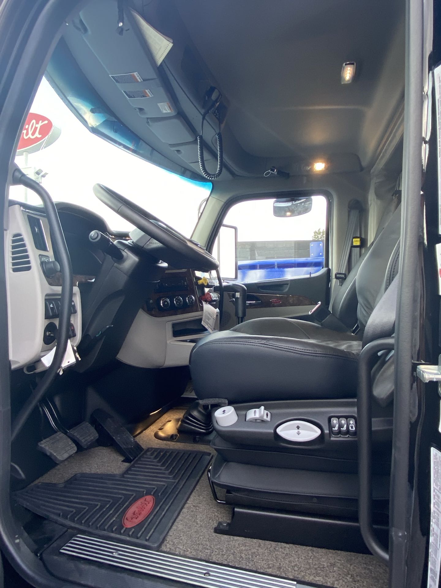 2026 Peterbilt - image 10