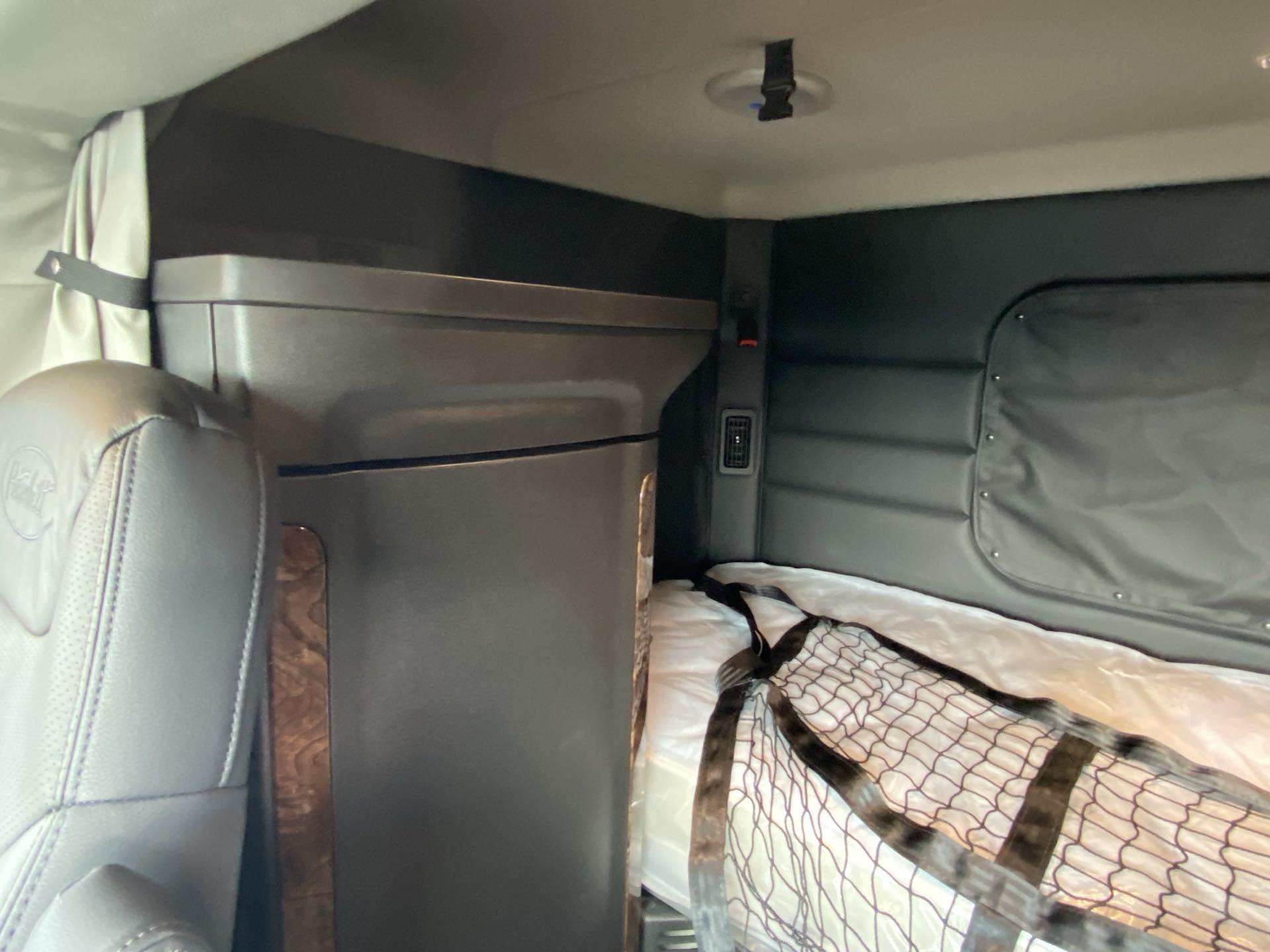 2026 Peterbilt - image 13