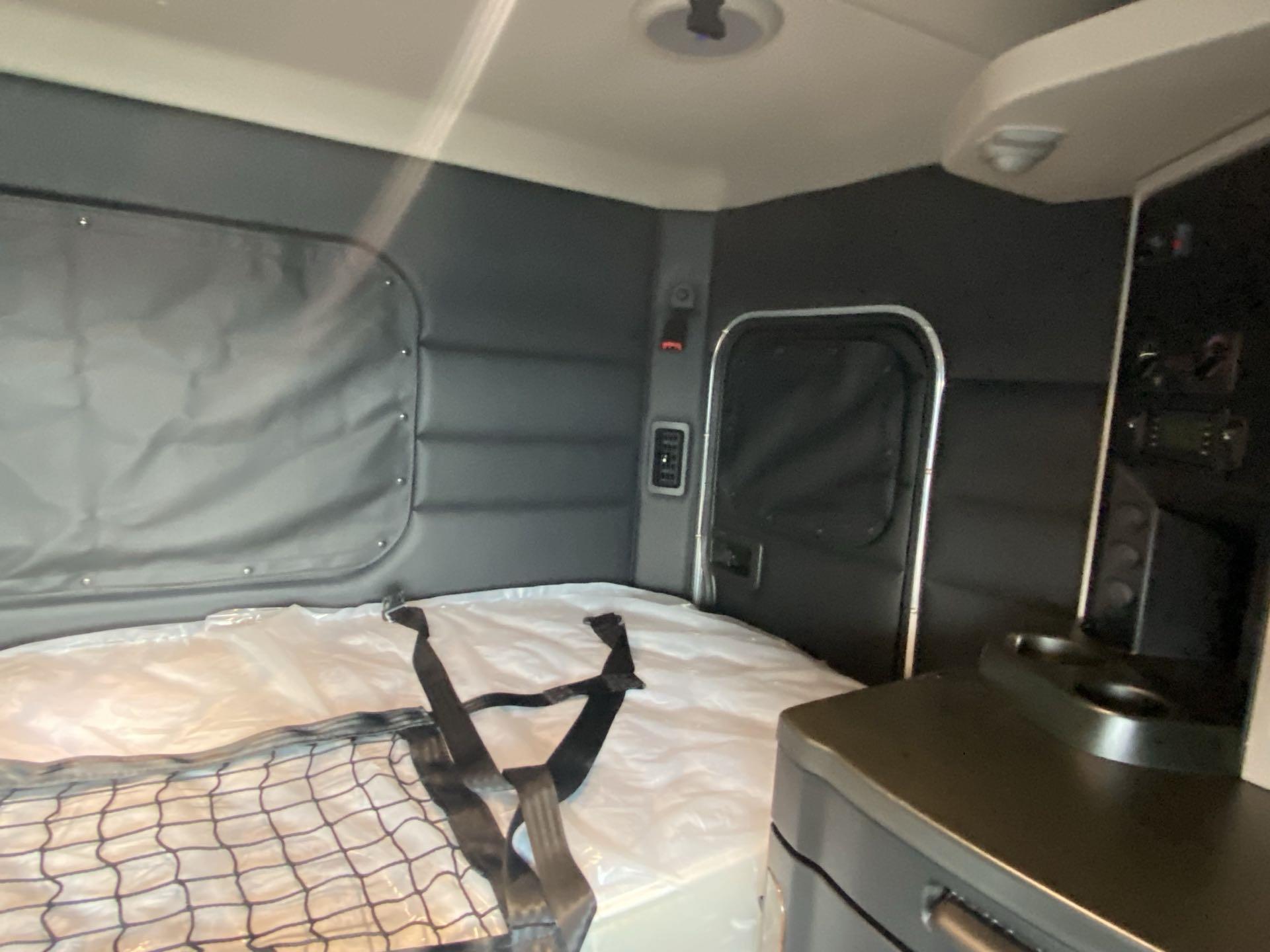 2026 Peterbilt - image 14