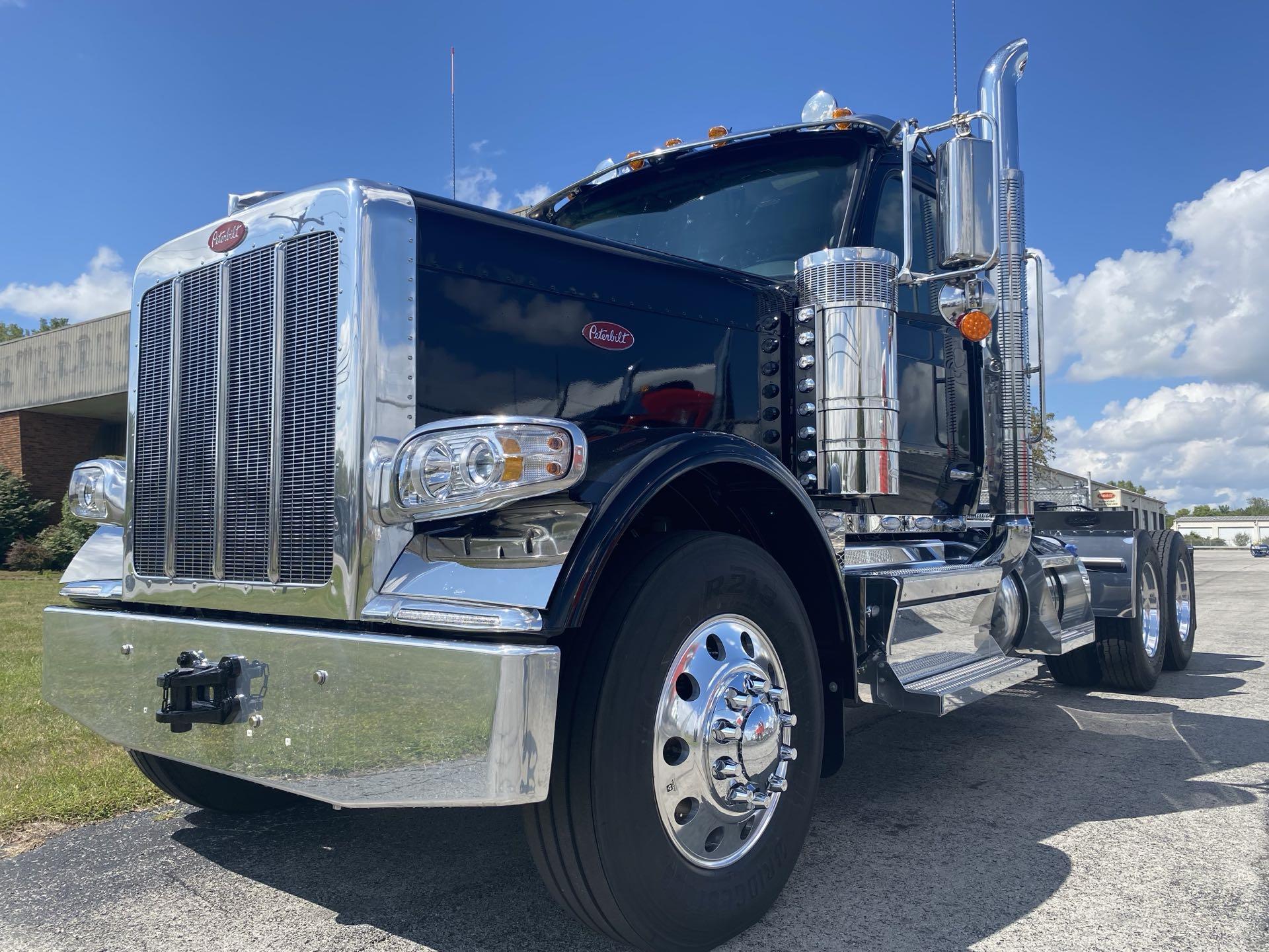 2026 Peterbilt 589