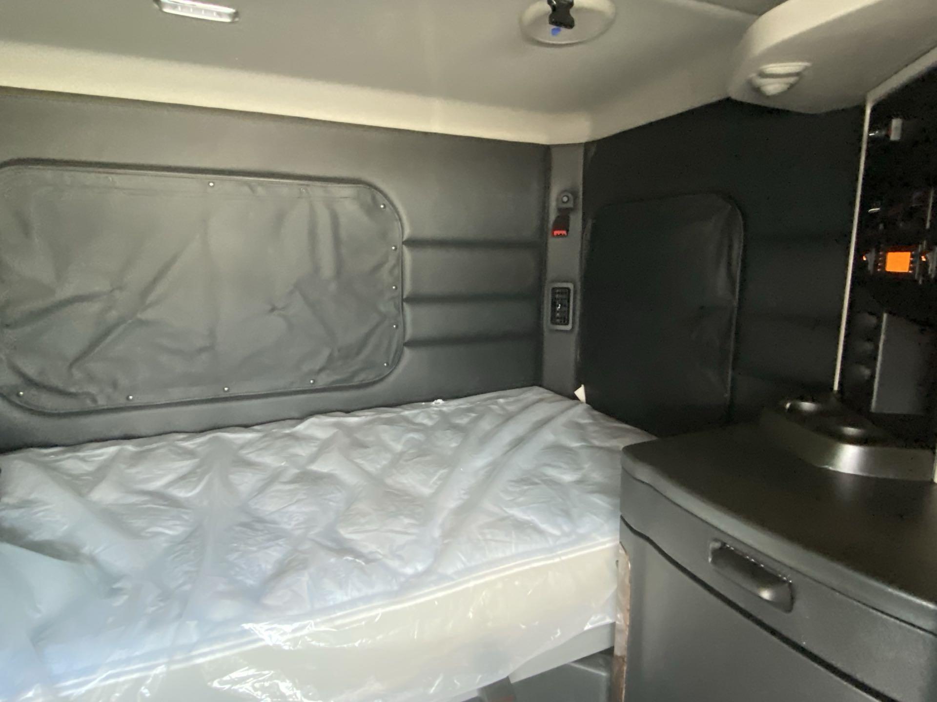 2026 Peterbilt - image 9