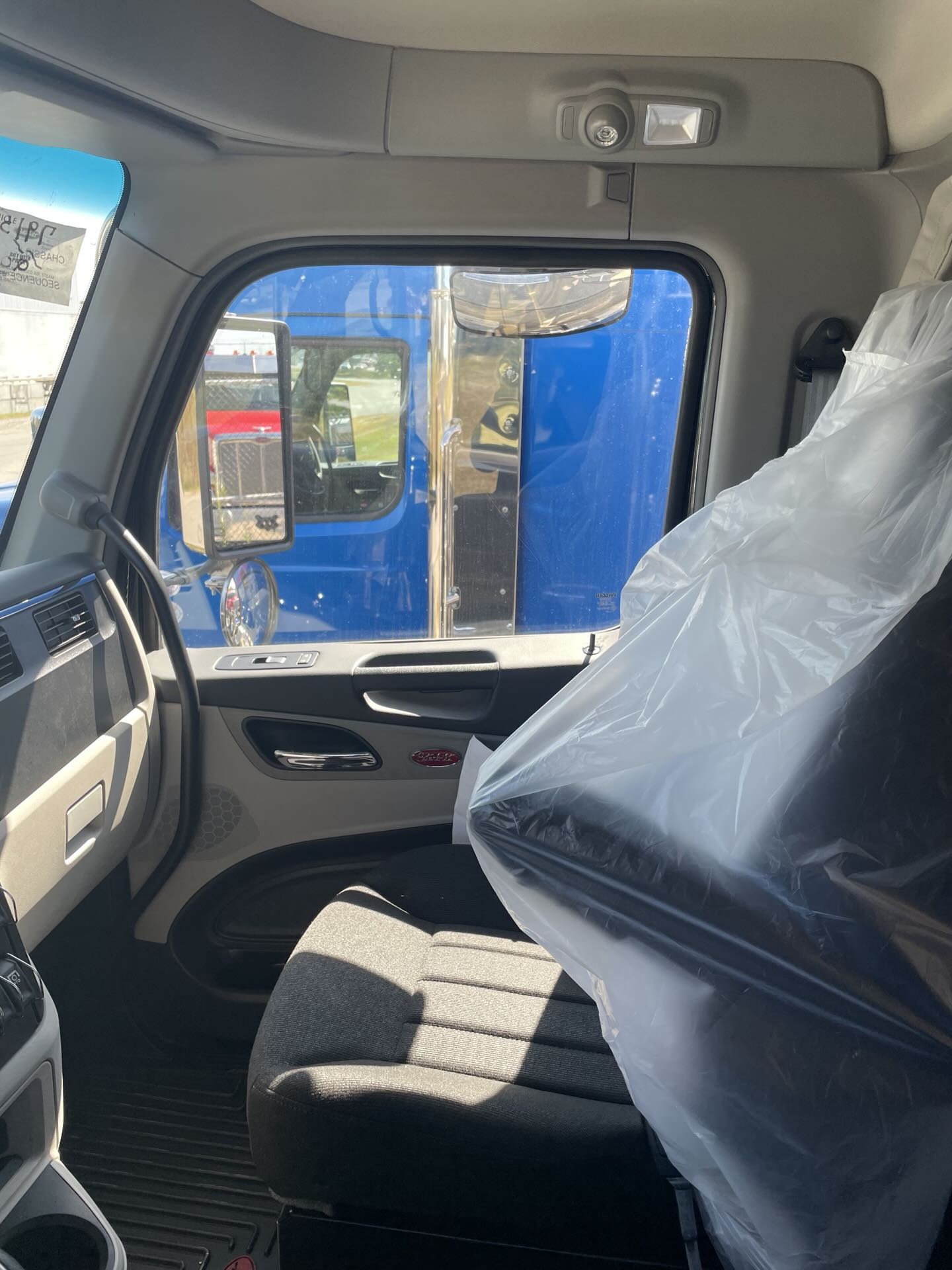 2026 Peterbilt - image 12