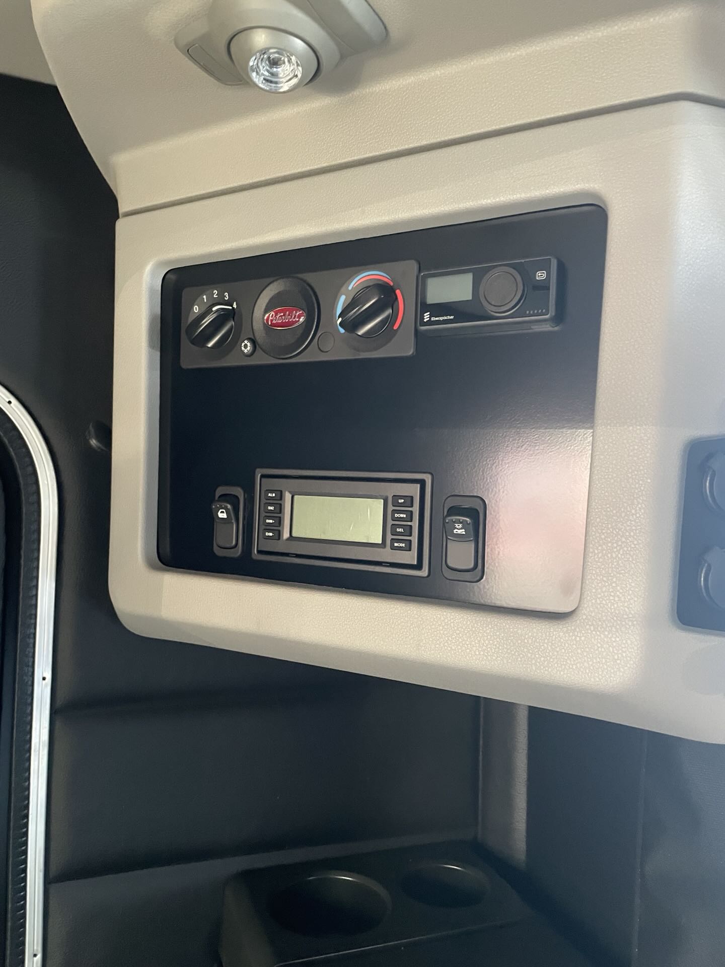 2026 Peterbilt - image 15