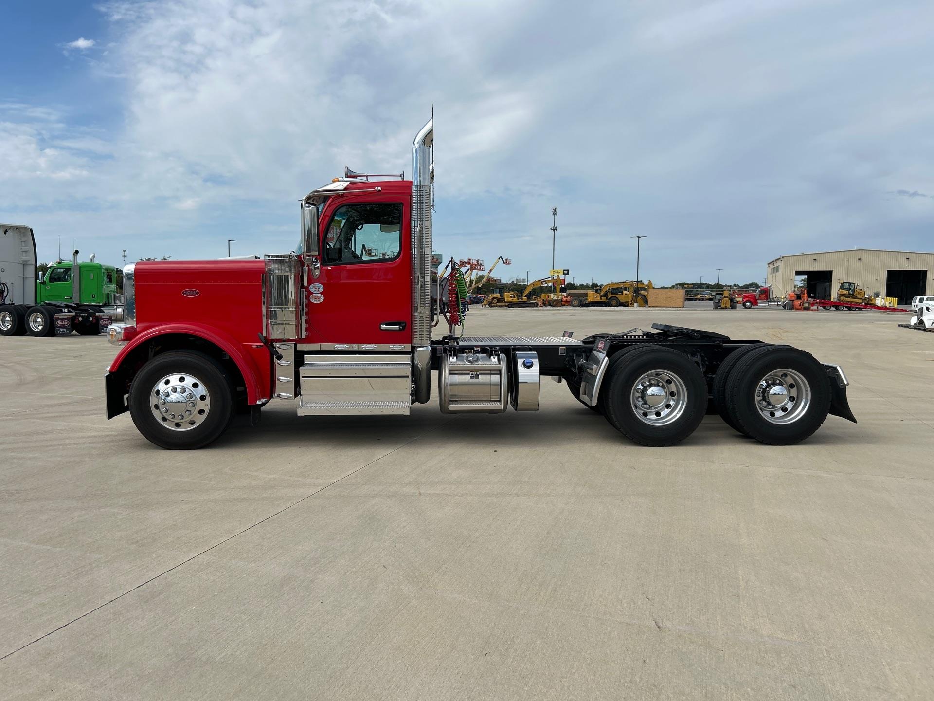 2026 Peterbilt - image 2
