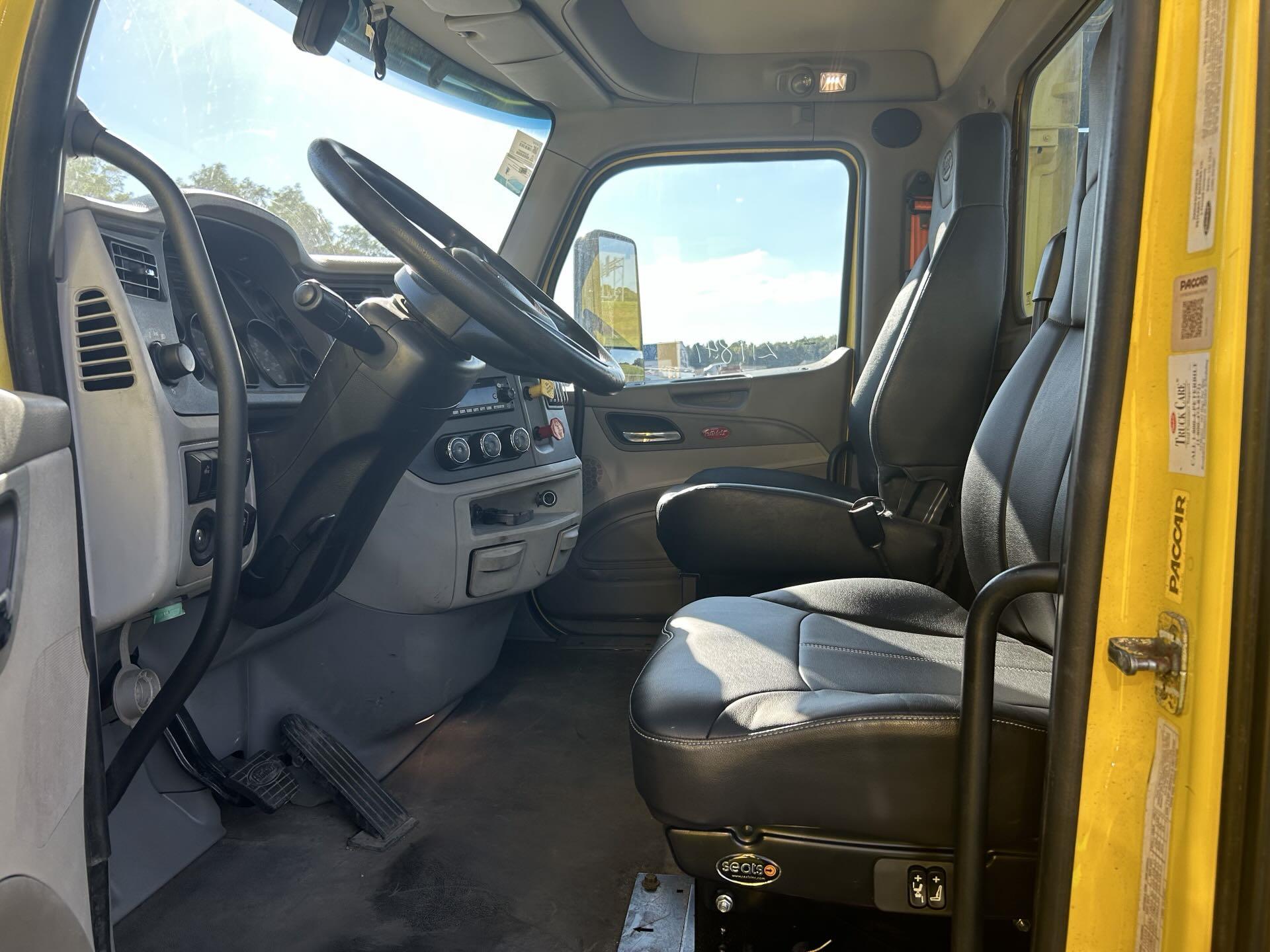 2021 Peterbilt 579 - image 5