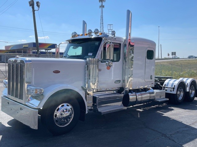 2026 Peterbilt 589