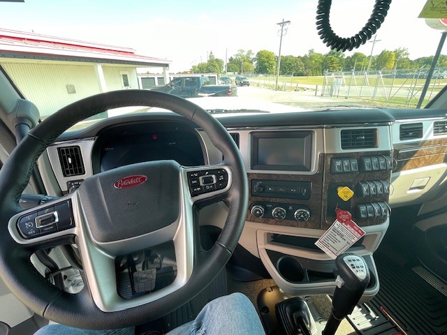 2026 Peterbilt - image 10