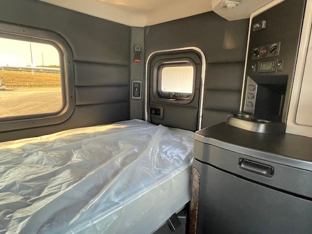 2026 Peterbilt - image 12