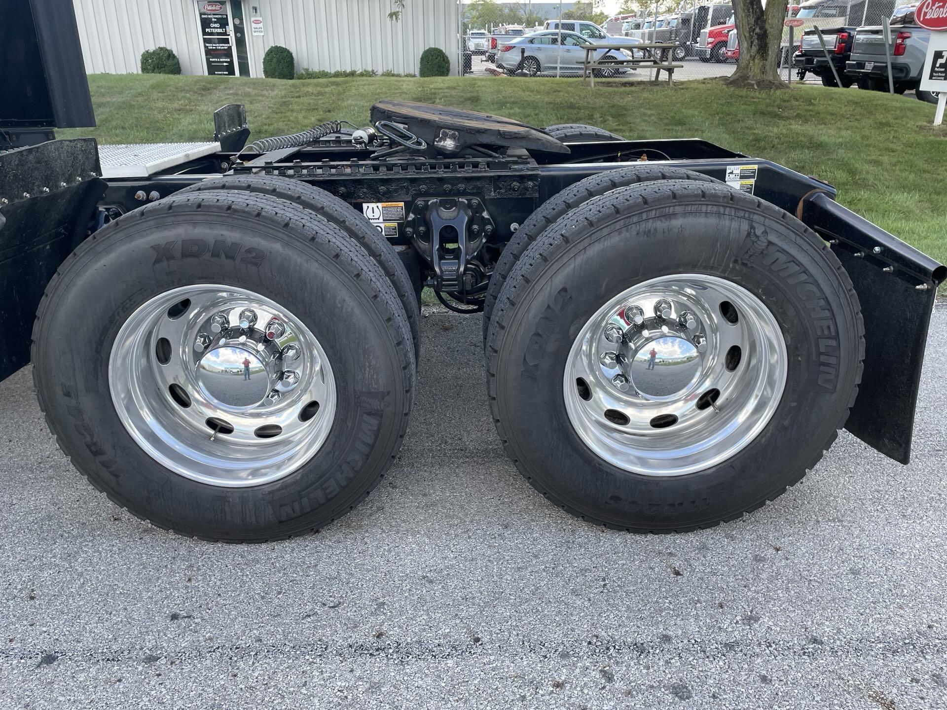 2022 Peterbilt 579 - image 7
