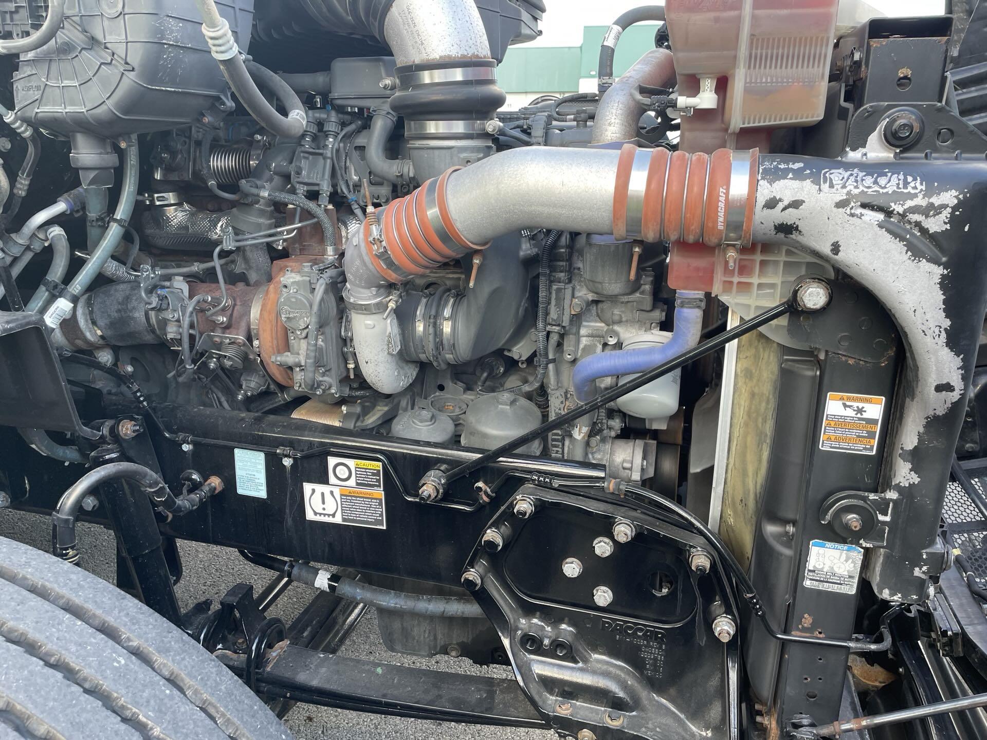 2022 Peterbilt 579 - image 8