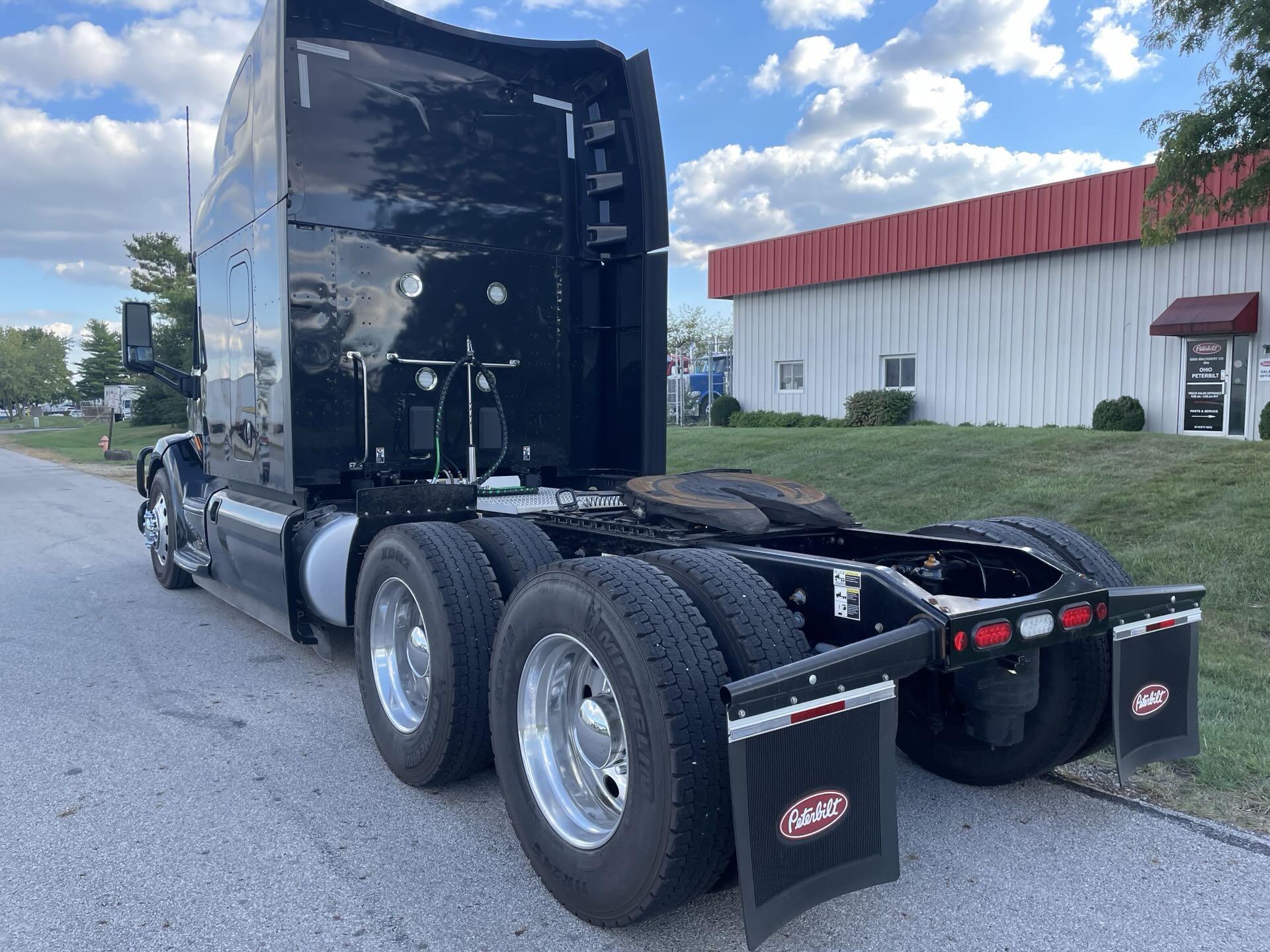2022 Peterbilt 579 - image 6