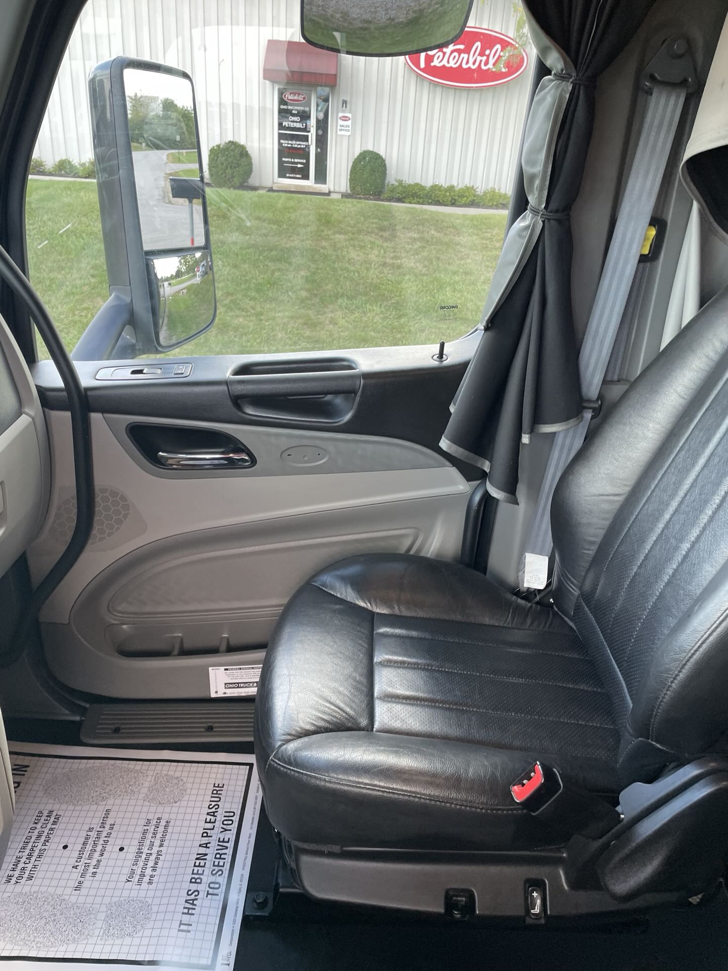 2022 Peterbilt 579 - image 16