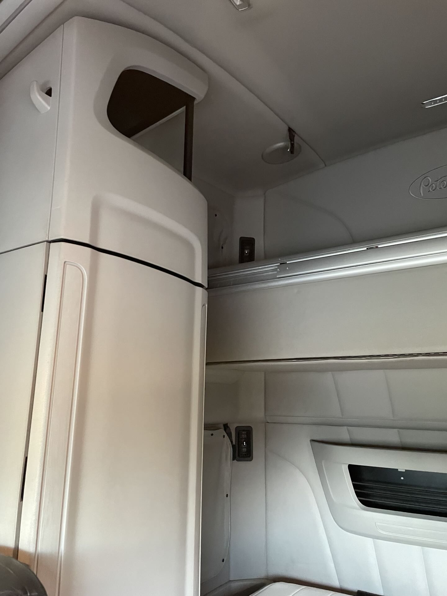 2022 Peterbilt 579 - image 17