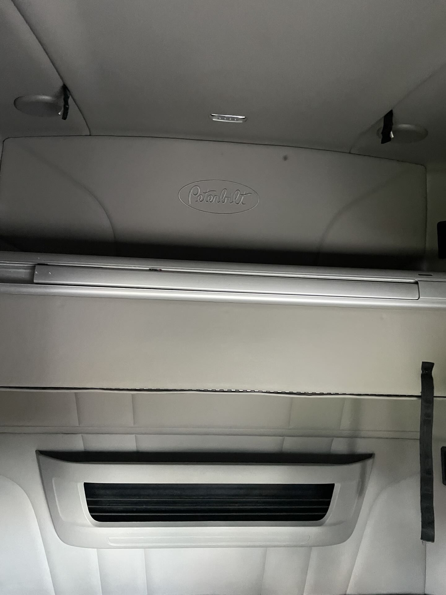 2022 Peterbilt 579 - image 19