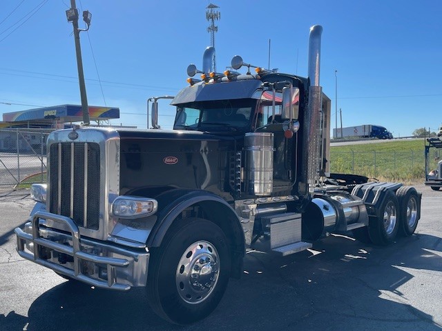2022 Peterbilt 389