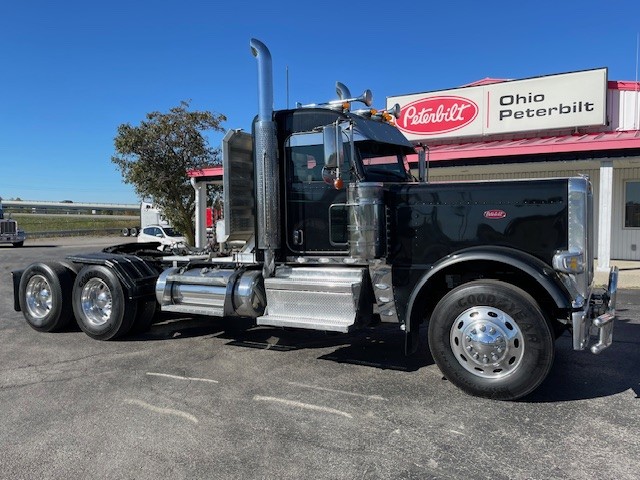 2022 Peterbilt 389