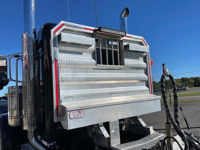 2022 Peterbilt 389 - image 6