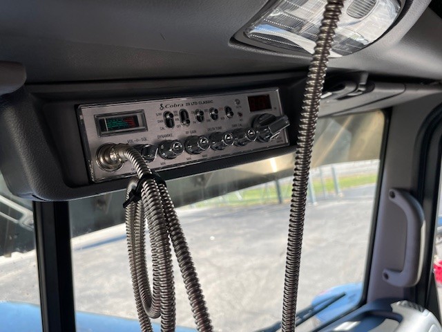 2022 Peterbilt 389 - image 15