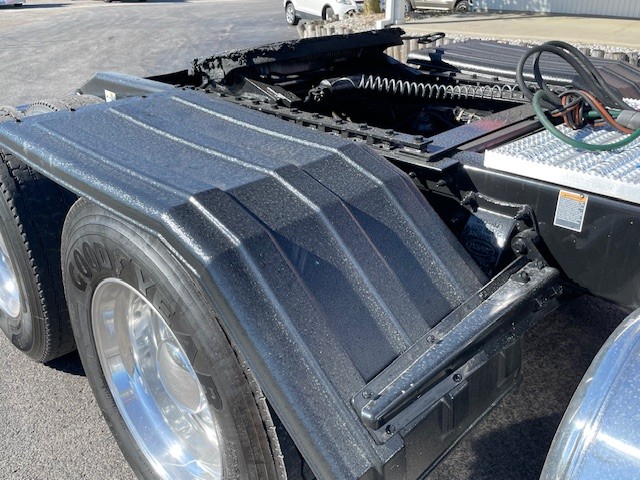 2022 Peterbilt 389 - image 7