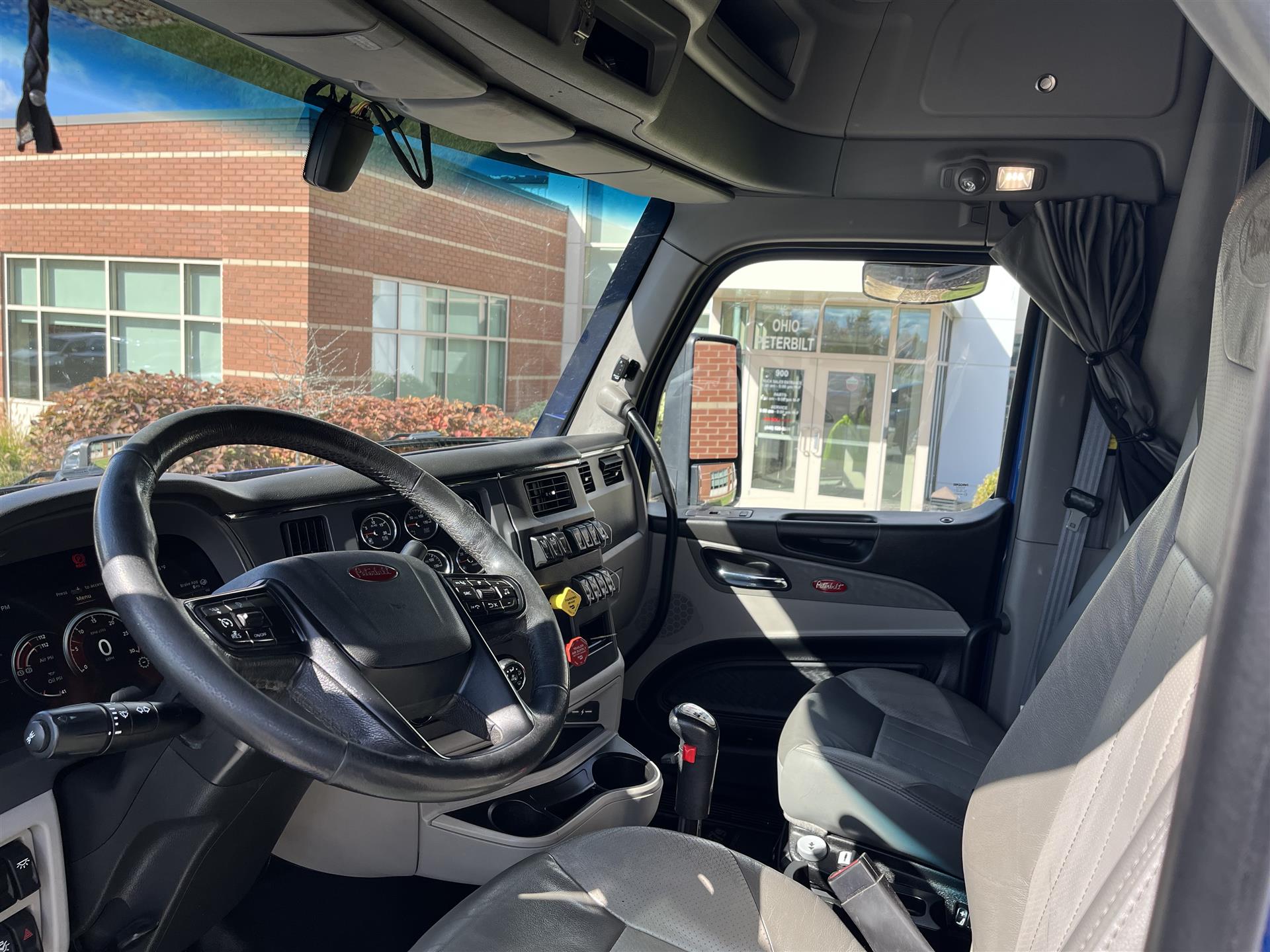 2022 Peterbilt 579 - image 6