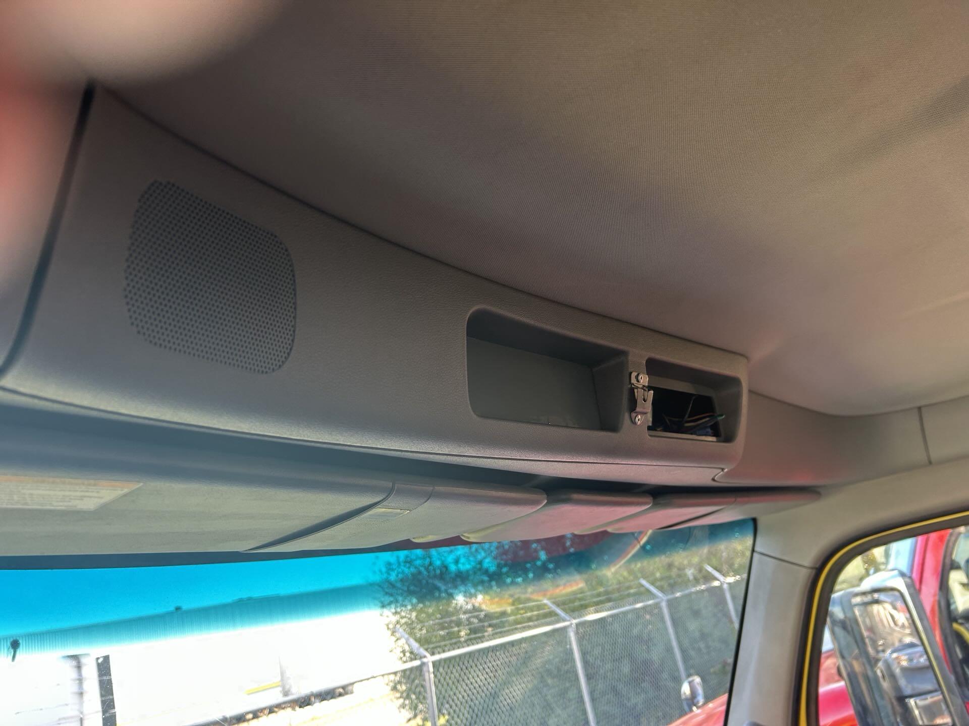 2021 Peterbilt 579 - image 13