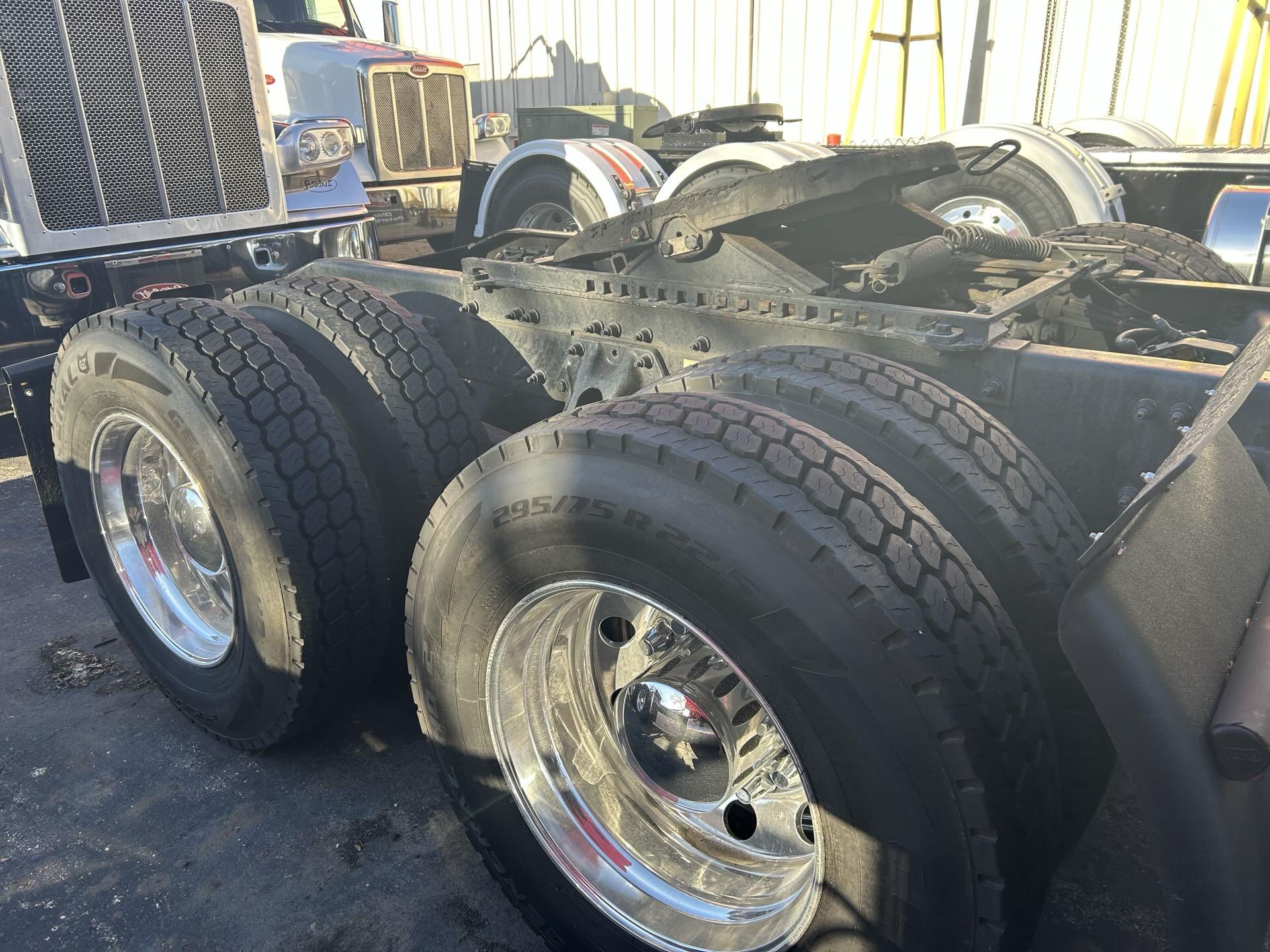 2021 Peterbilt 579 - image 7