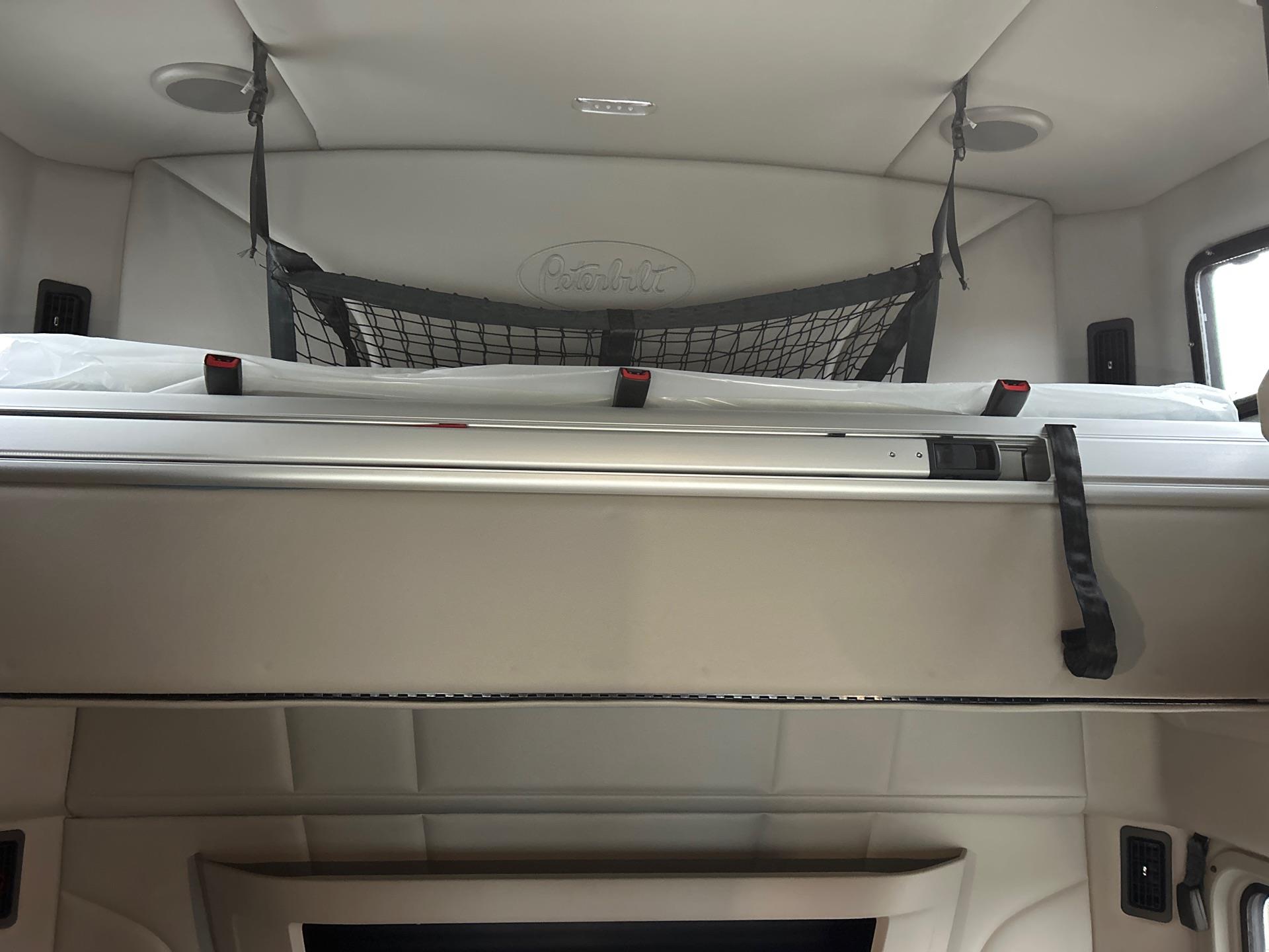 2026 Peterbilt 579 - image 15