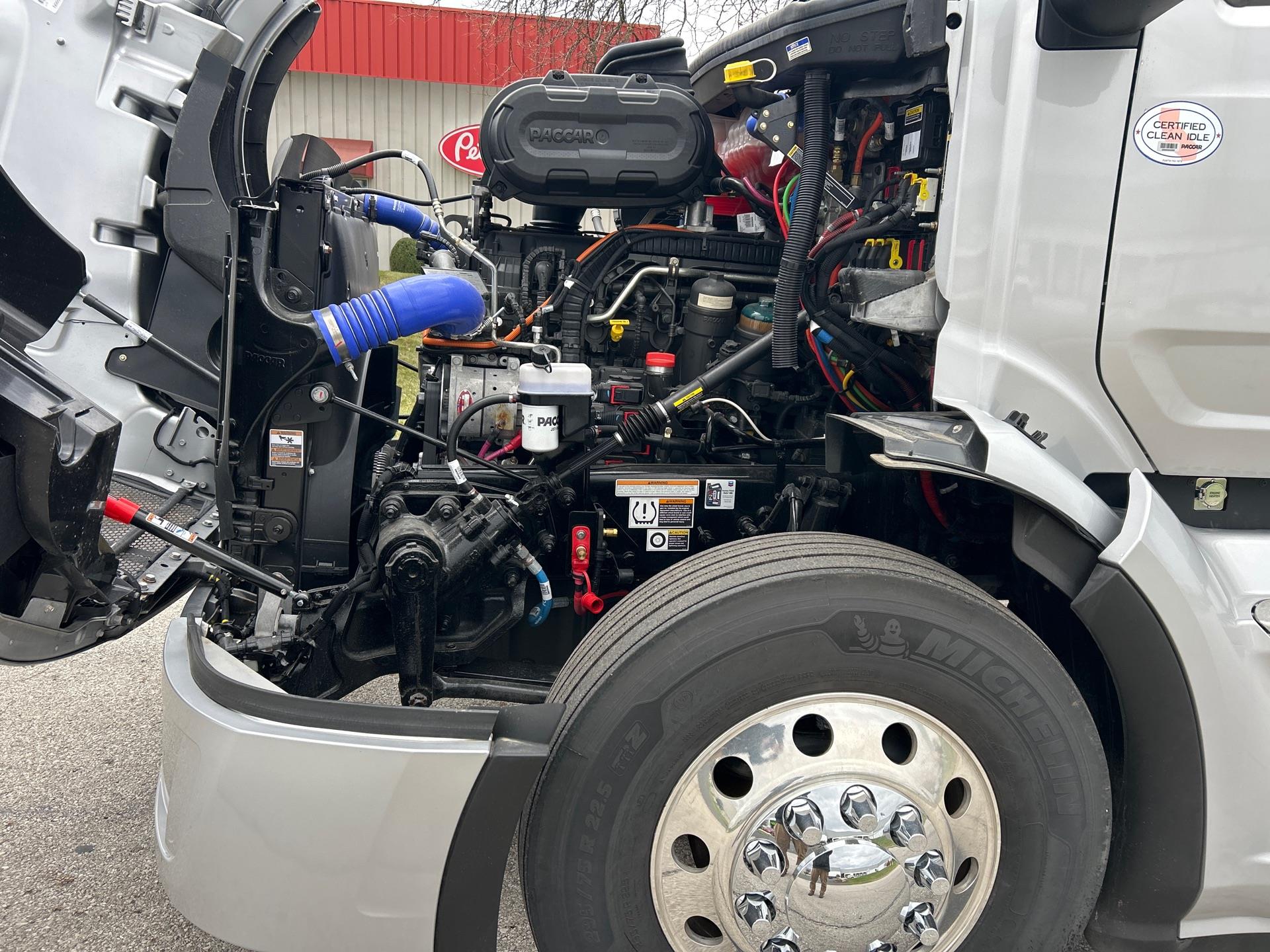 2026 Peterbilt 579 - image 8