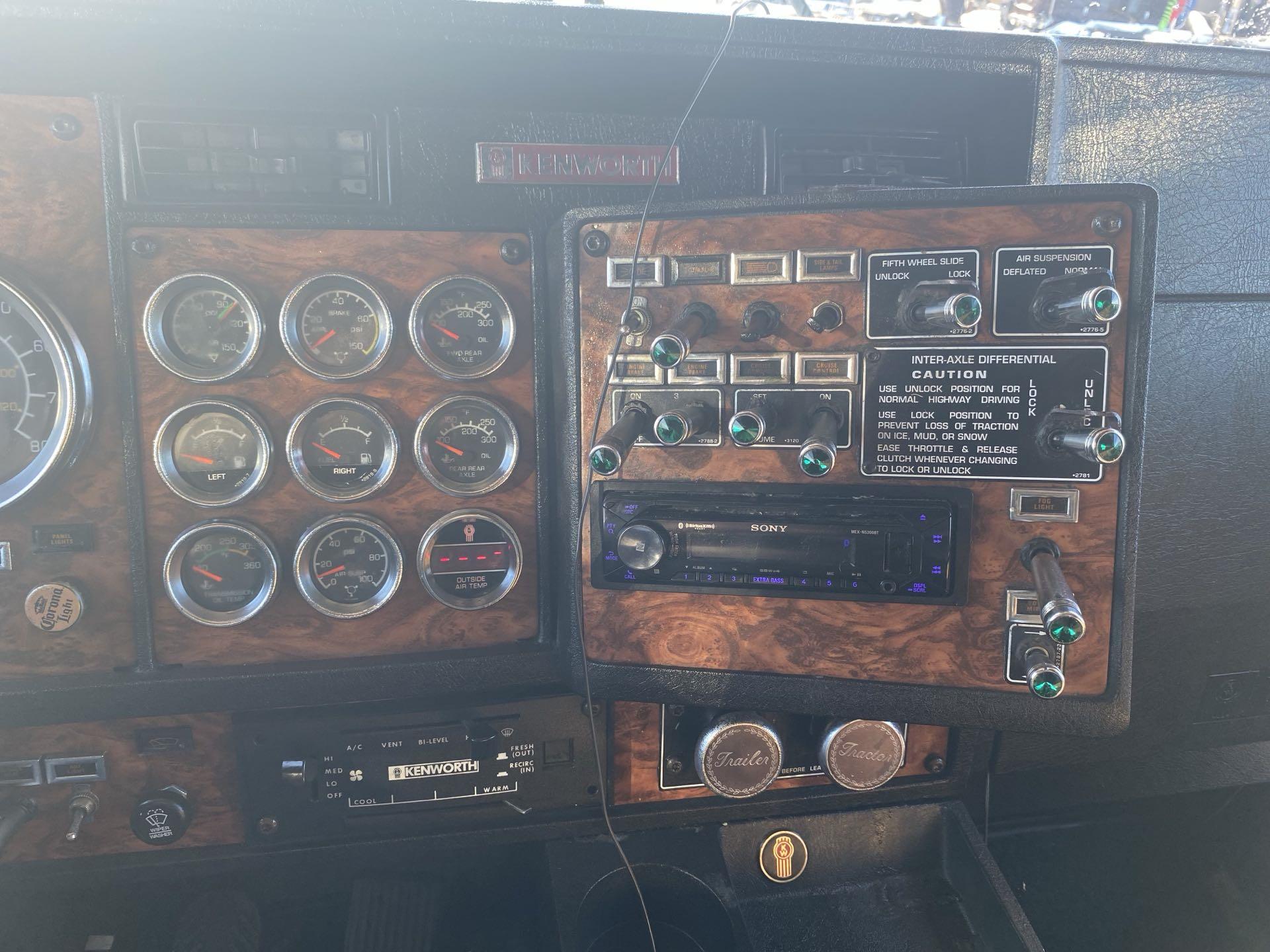 2000 Kenworth W900 - image 13