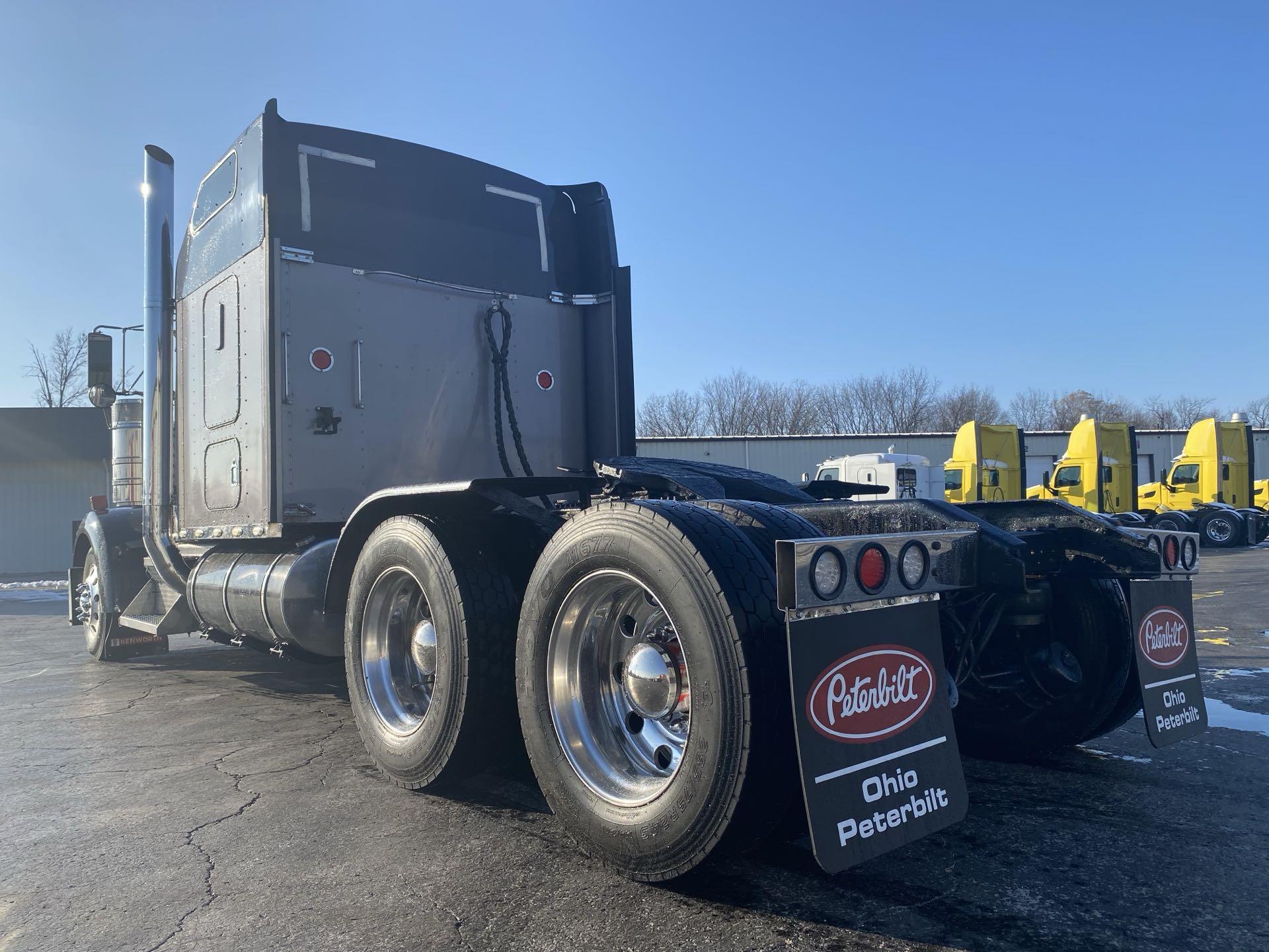 2000 Kenworth W900 - image 5