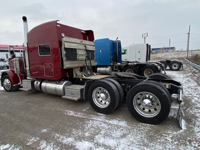 2021 Peterbilt 389 - image 2