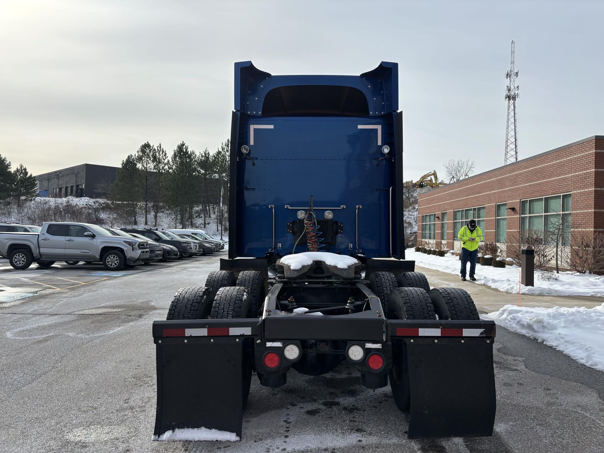 2020 Peterbilt 579 - image 6