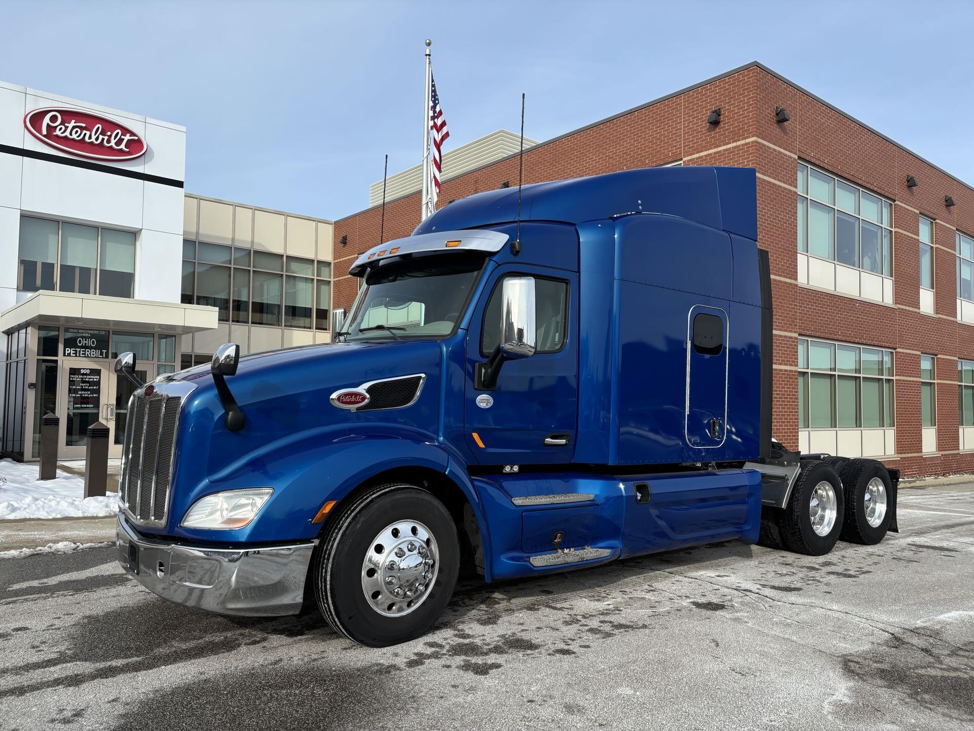 2020 Peterbilt 579 - image 2