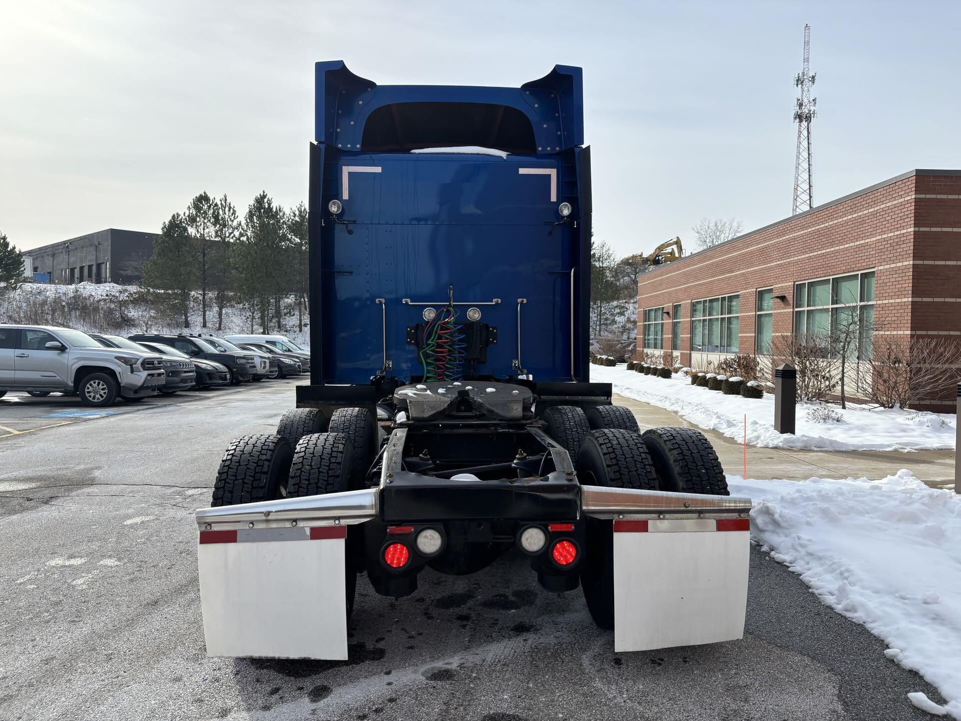 2020 Peterbilt 579 - image 6