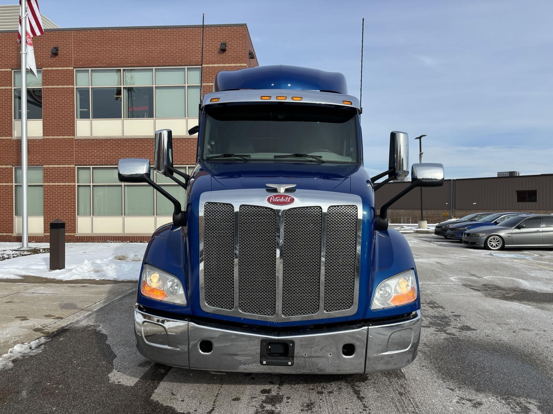 2020 Peterbilt 579 - image 5