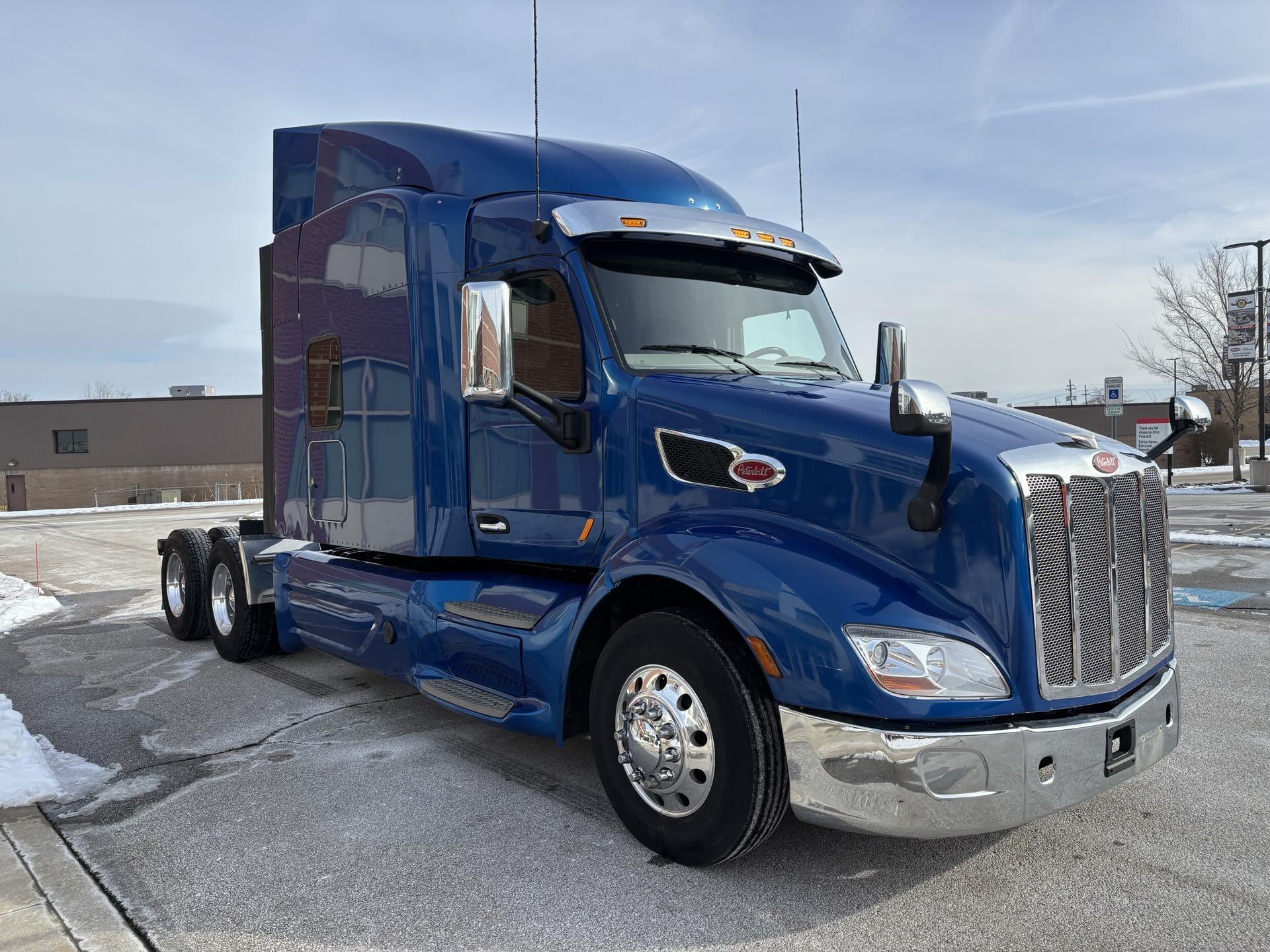 2019 Peterbilt 579 - image 4