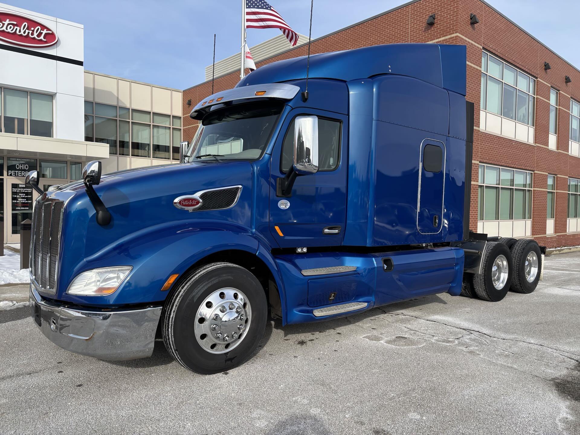 2019 Peterbilt 579 - image 2
