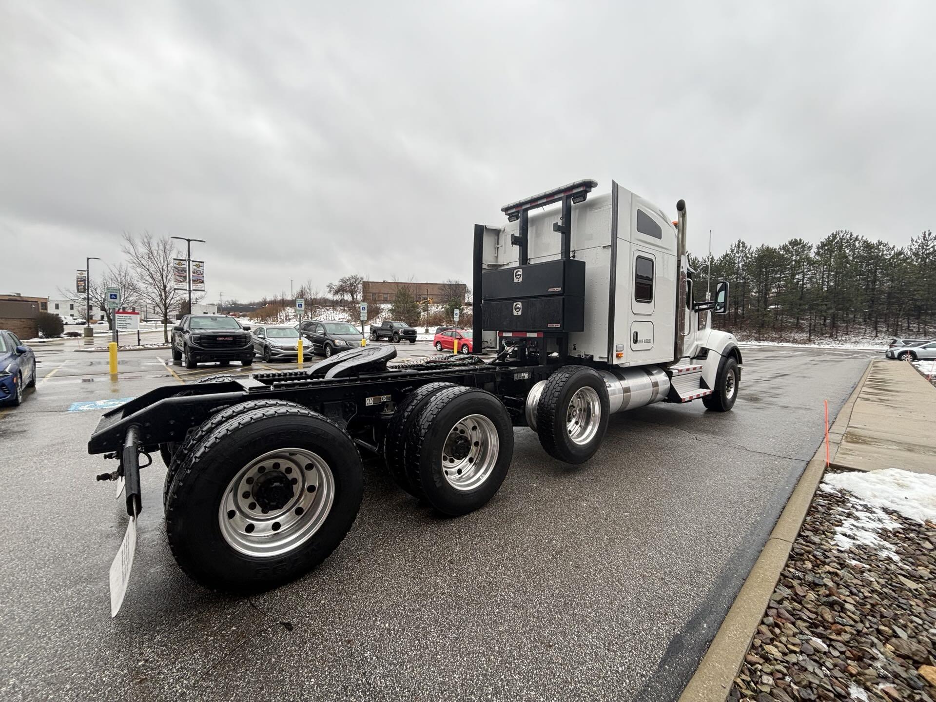 2024 Kenworth W990 - image 6
