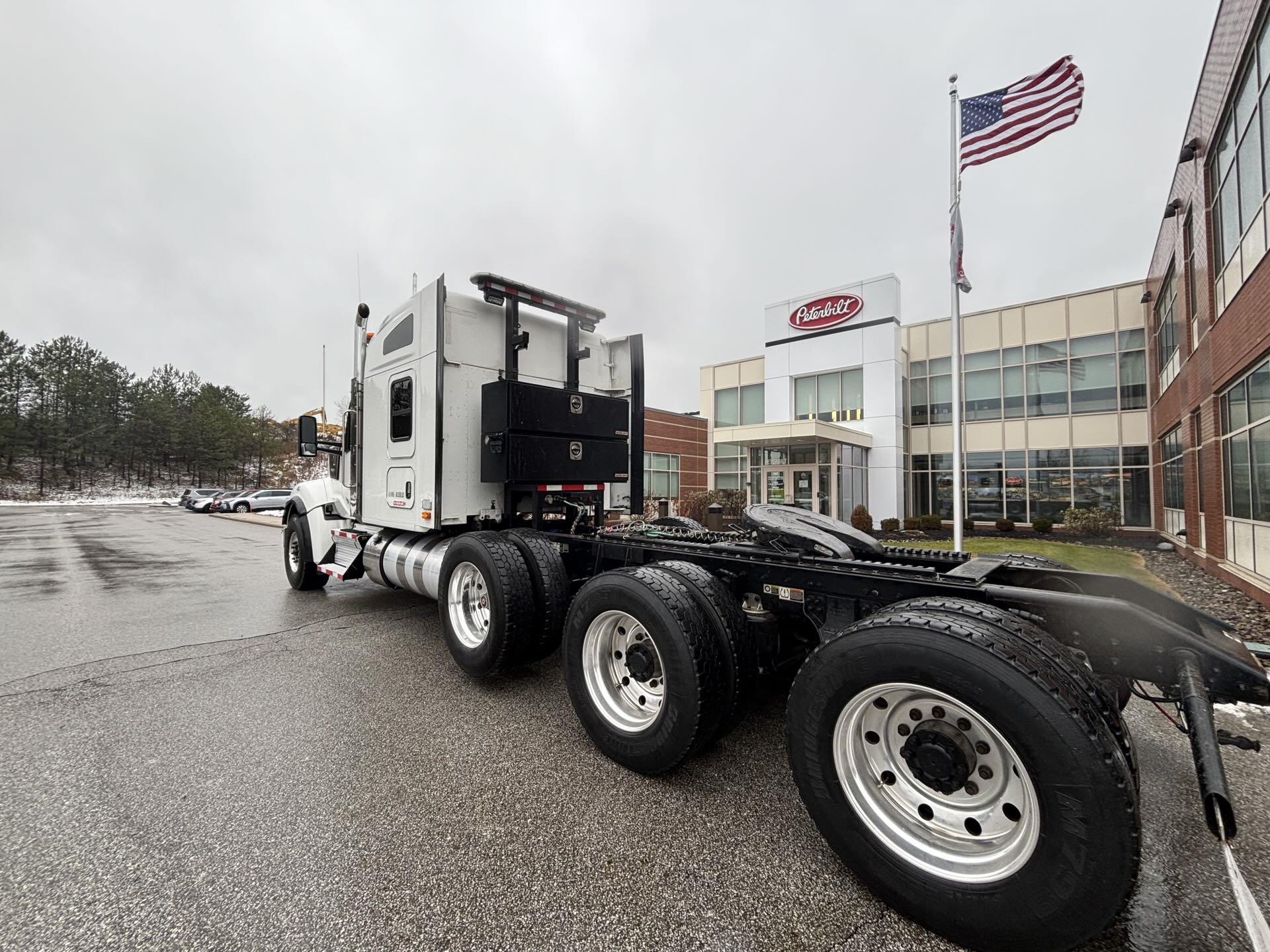 2024 Kenworth W990 - image 8