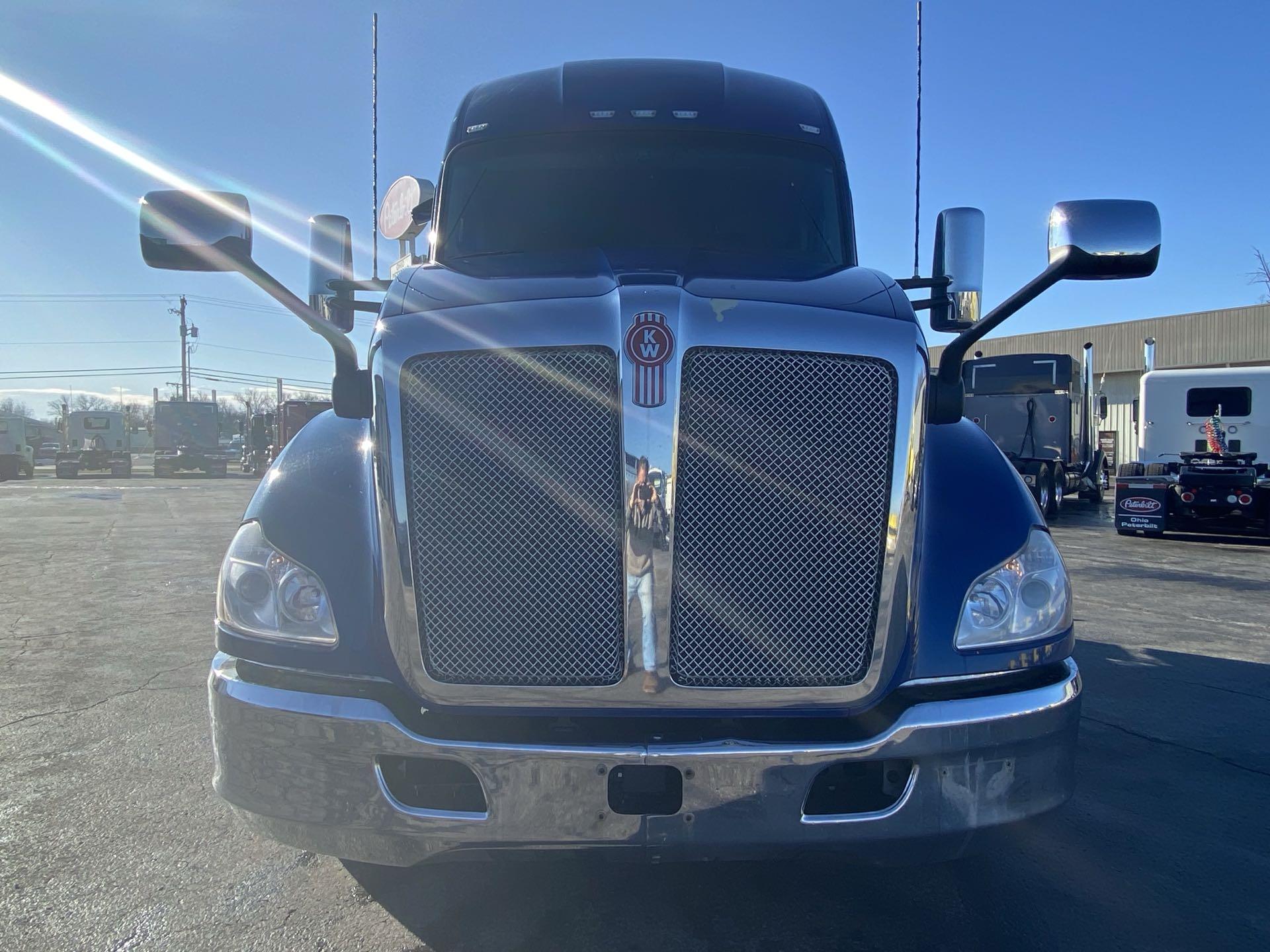 2021 Kenworth T680 - image 3