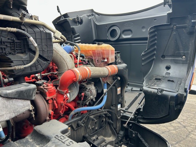 2021 Peterbilt 579 - image 8