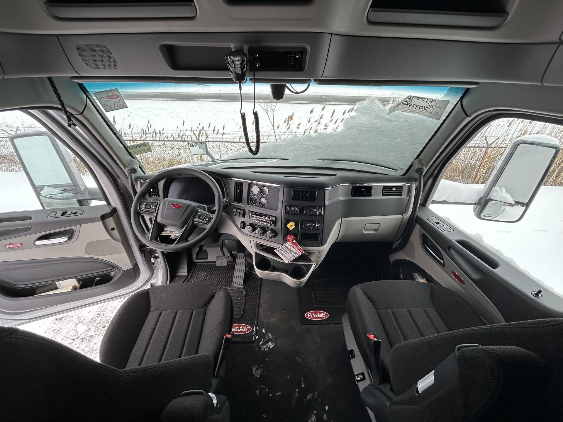 2026 Peterbilt 579 - image 10