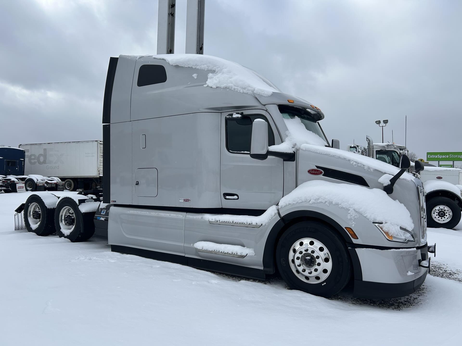 2026 Peterbilt 579 - image 2