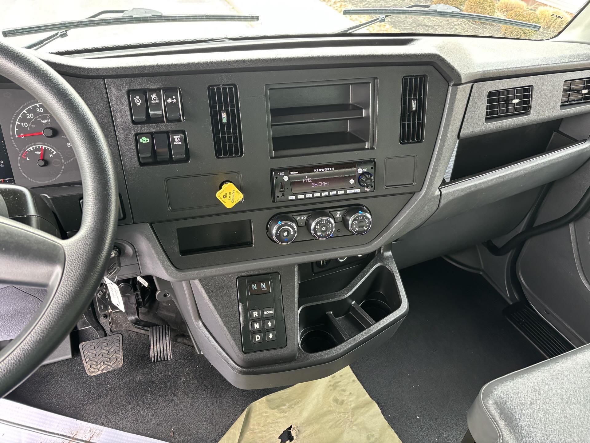 2025 Kenworth - image 10