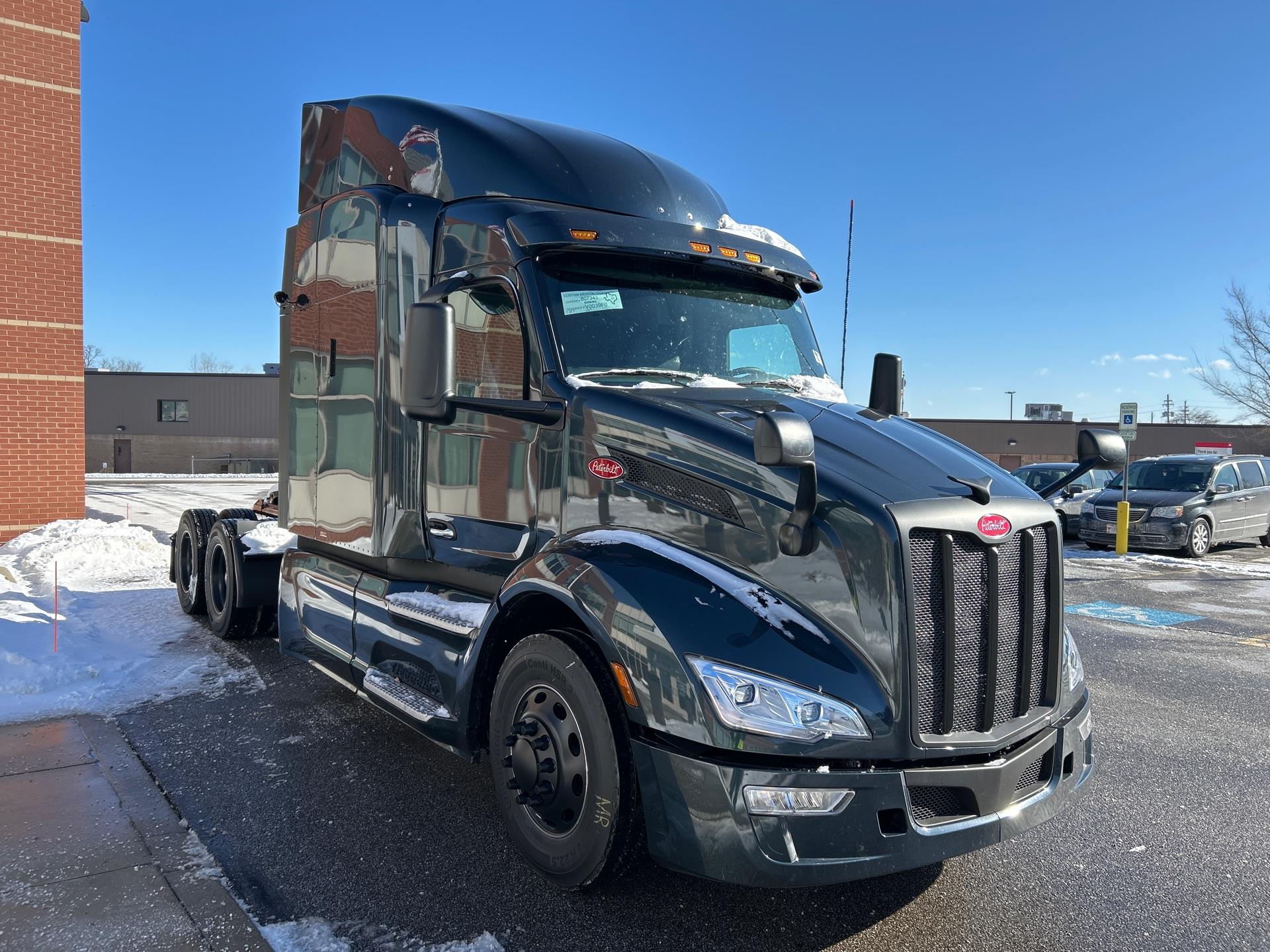 2026 Peterbilt 579 - image 4