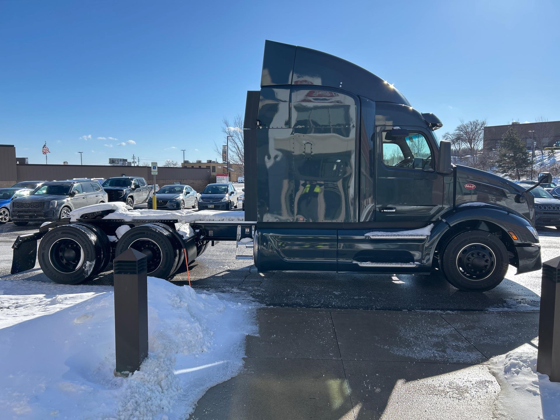 2026 Peterbilt 579 - image 5