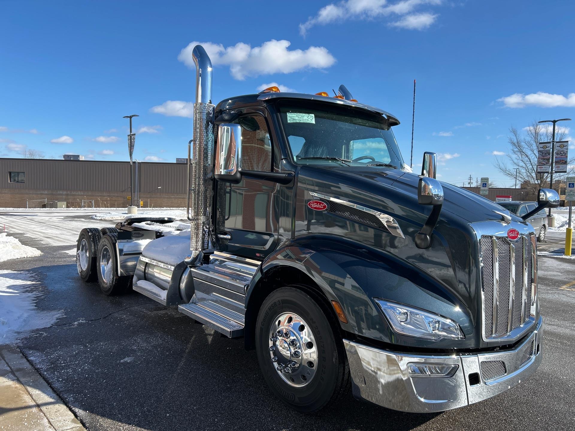 2026 Peterbilt 579 - image 7